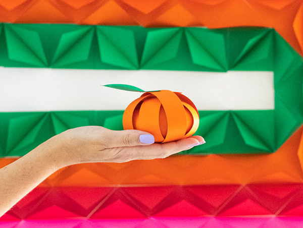 Retro Thanksgiving Decor with Paper