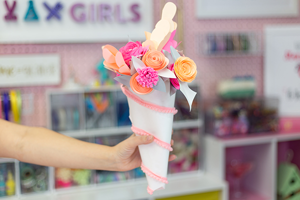 DIY Valentine’s Day Paper Flower Bouquet | Colorize Your Life